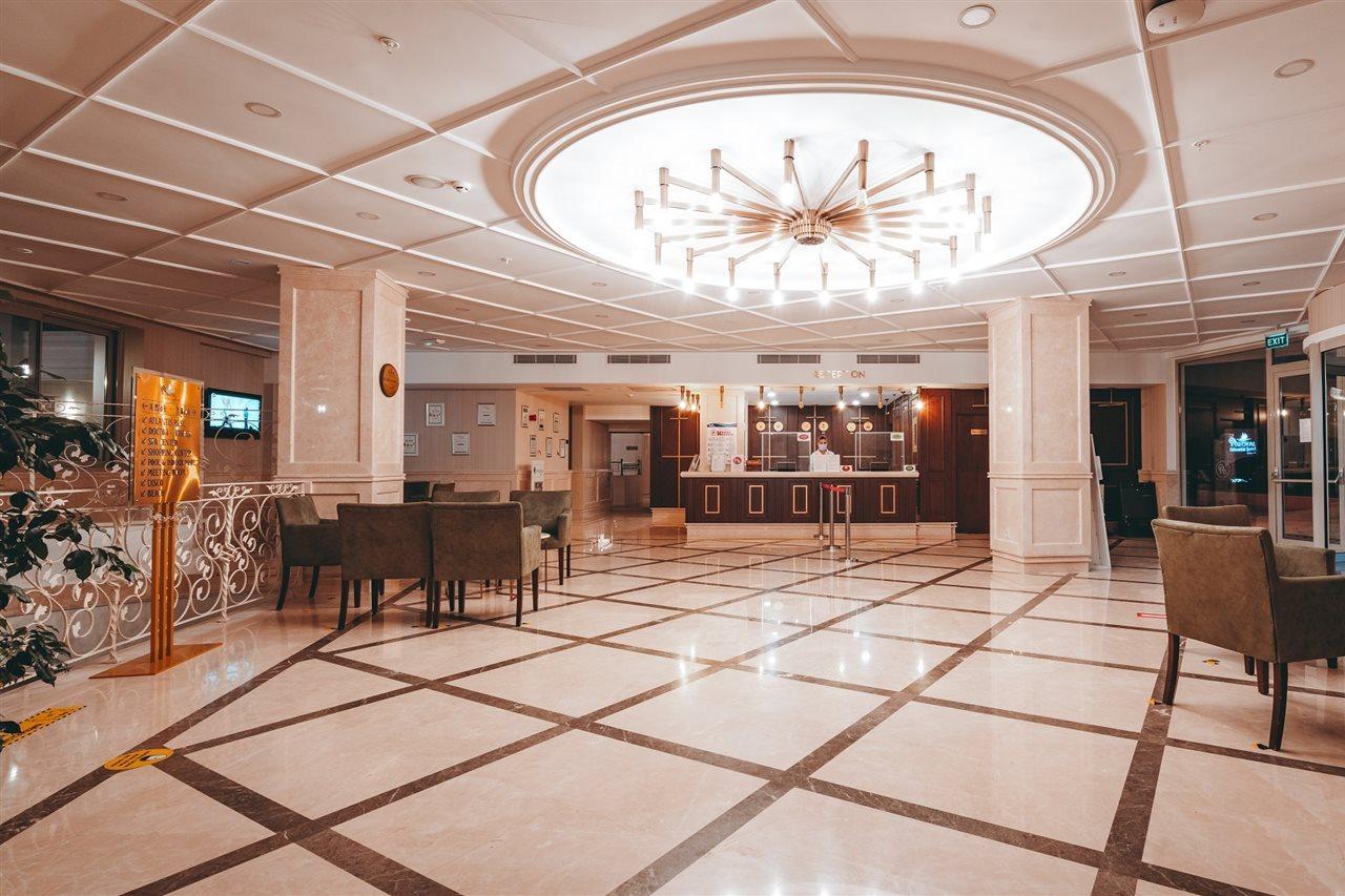Royal Atlantis 4* Side