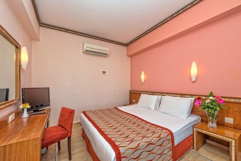 Hotel Royal Atlantis 4*
