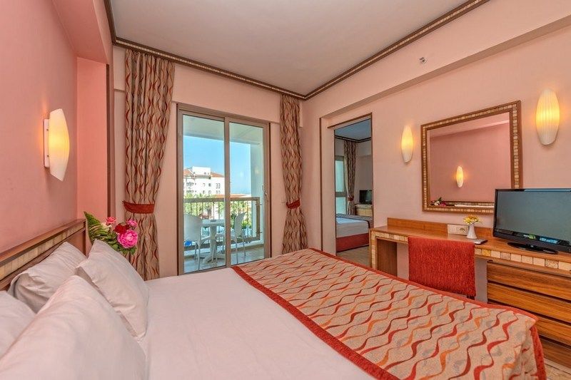 Royal Atlantis 4*