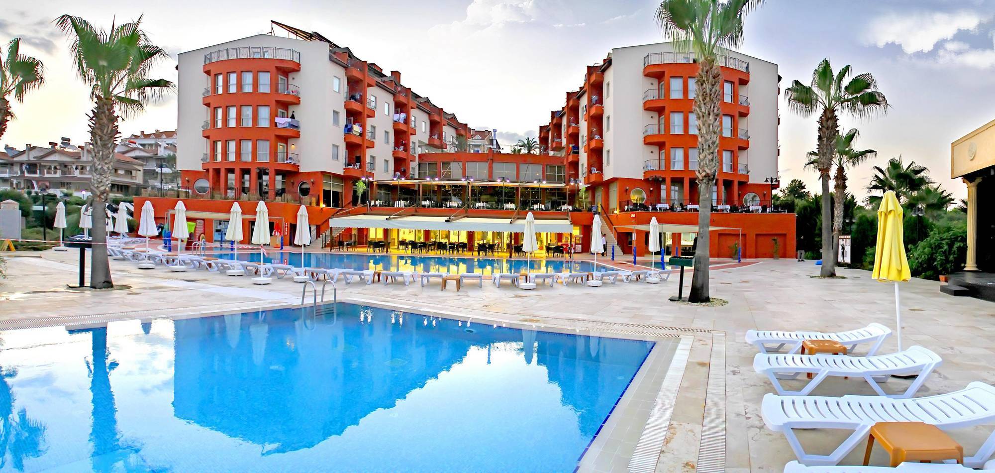 Hotel Royal Atlantis 4*